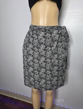 Adrian Jordan Black and White Floral Wrap Skirt Size US/18